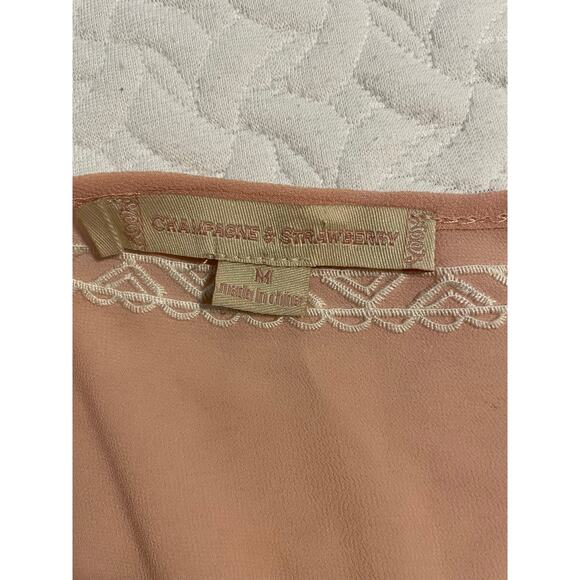 Champagne & Strawberry sleeveless peach and white embroidered top medium - Picture 7 of 8